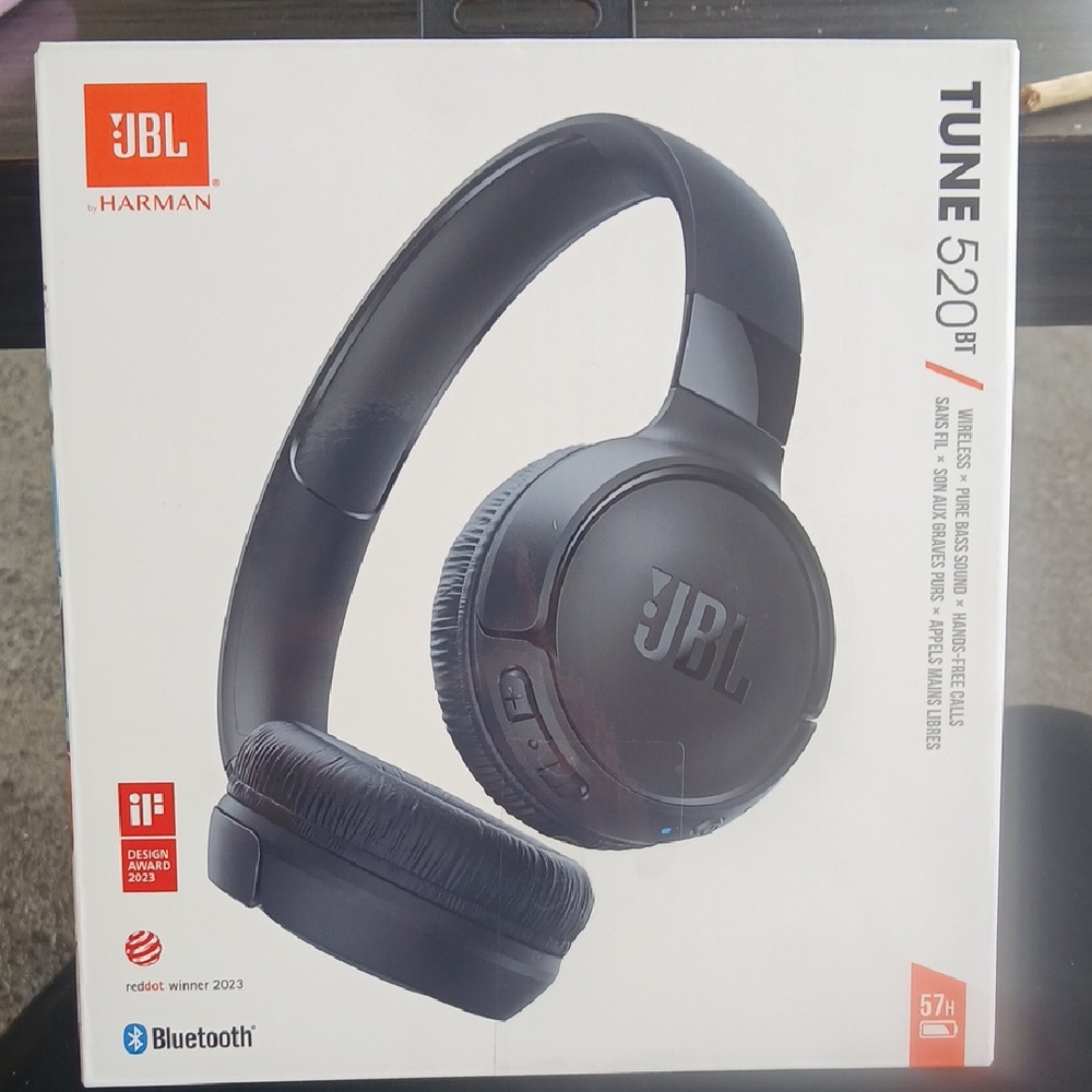 JBL Tune 520BT Over-Ear Headphones - Black